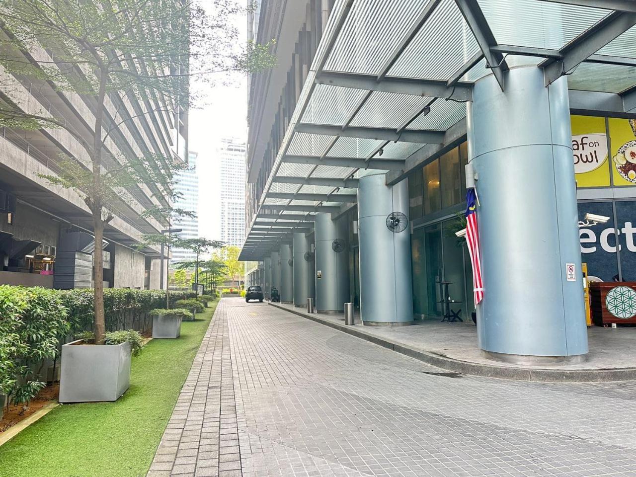 Summer Klcc By Hibernate Kuala Lumpur